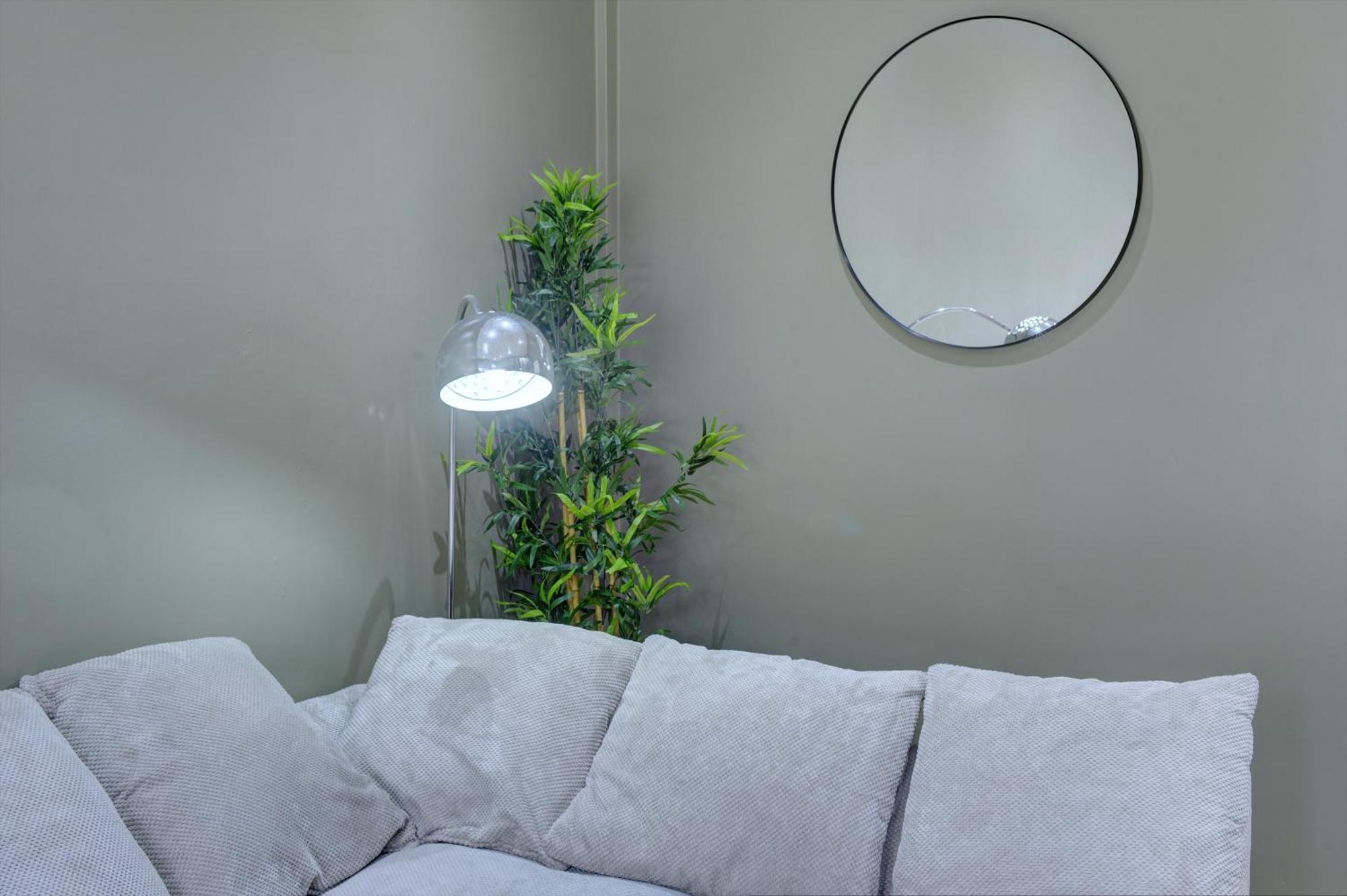 4 Bedrooms Homely House With Garden- Sleeps 9 Comfortably With 6 Comfortable Beds, Free Street Parking, Business Travellers, Contractors, & Holiday-Goers, Coventry, Near All Major Transport Links In Coventry And Motorway Zewnętrze zdjęcie