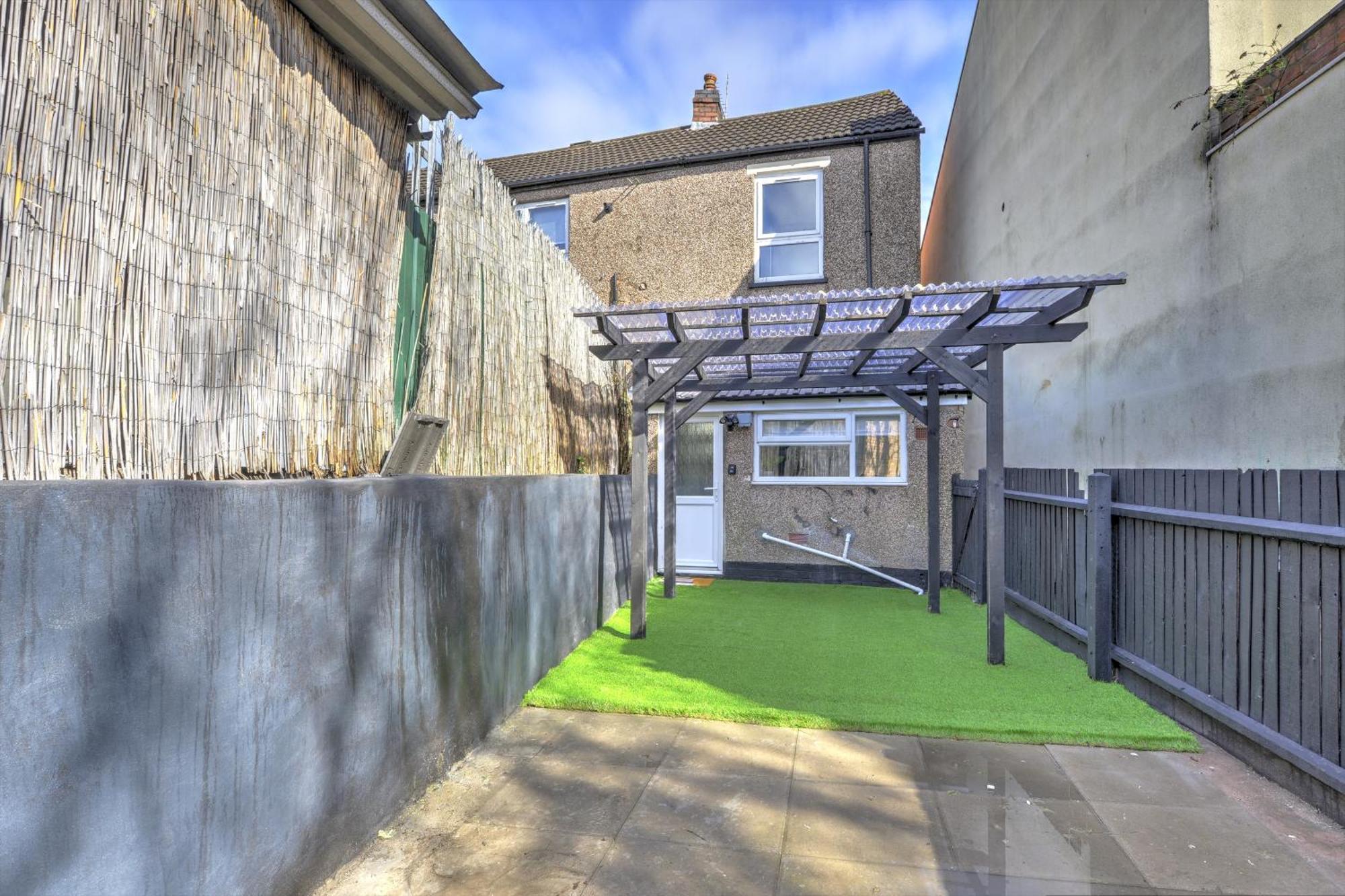 4 Bedrooms Homely House With Garden- Sleeps 9 Comfortably With 6 Comfortable Beds, Free Street Parking, Business Travellers, Contractors, & Holiday-Goers, Coventry, Near All Major Transport Links In Coventry And Motorway Zewnętrze zdjęcie
